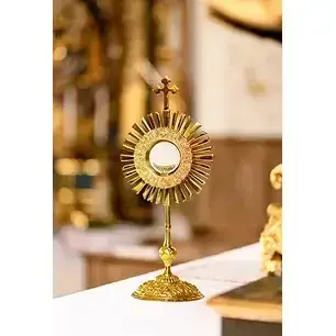 Objets liturgiques : calices, ostensoirs, patène, tabernacle…