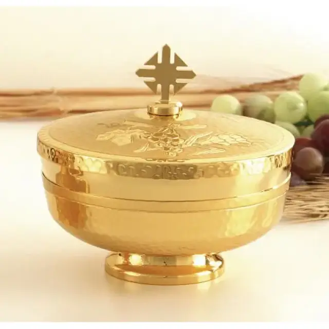 Ciboria H 13 cm diam Ouv. 16 Cm golden