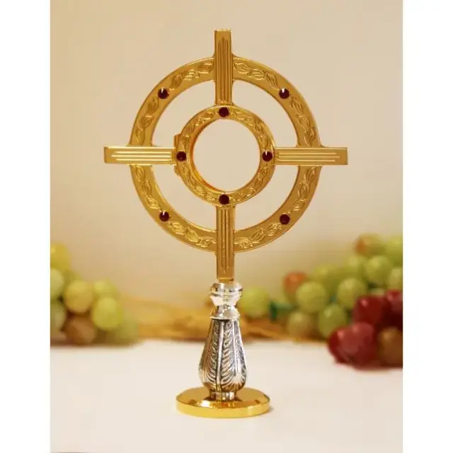 Monstrance H 17.5 cm diam Int 3.5 Cm