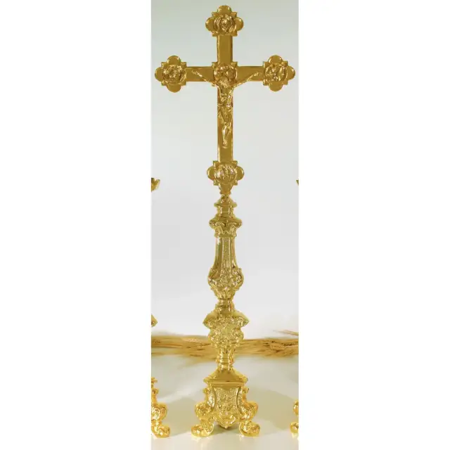 Croix Sur Base H 75 Cm Doré