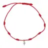 Armband met 7 knopen op rode draad met kruisje in zilver