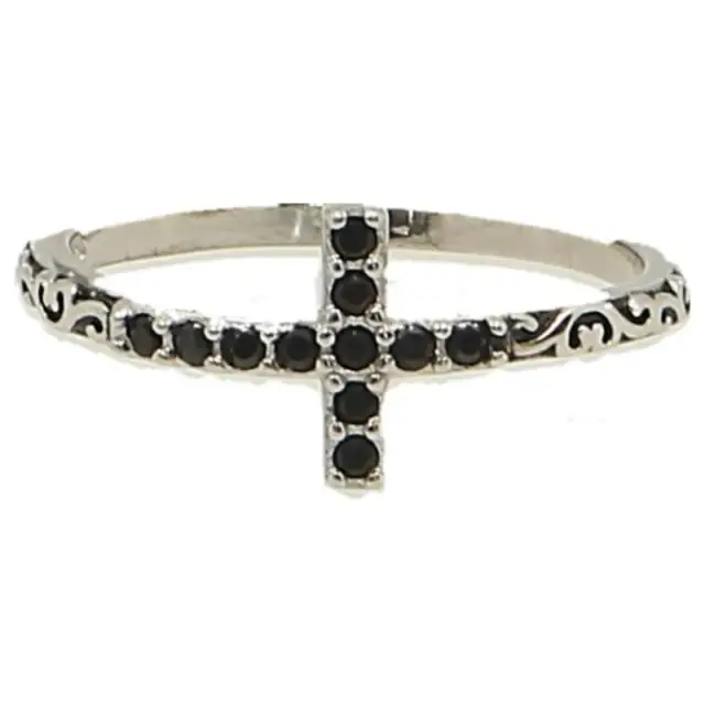Zilver ring met zwarte kruisje