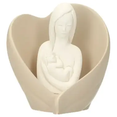 Mère et enfant dans un coeur 9 cm beige