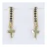 Boucles d'oreilles en plaqué or anneau avec croix et zircons noirs