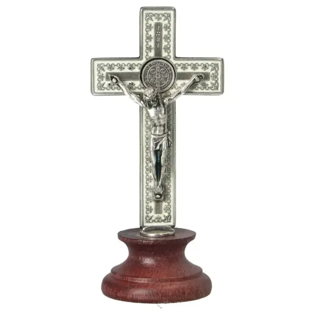 Sint-Benedictuskruis op voet 9.5 cm - Met verzilverd