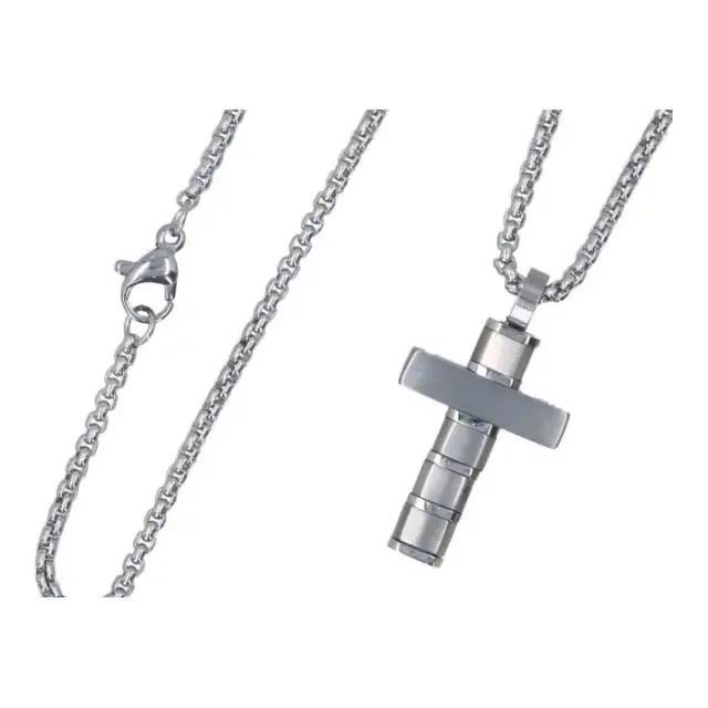 Croix en acier avec chaîne