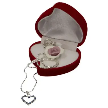 Ecrin coeur avec chaîne + pendentif