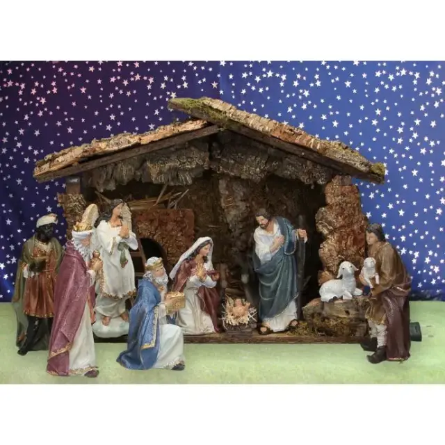 Kerststal + 11 Figuren 19 Cm (50x23x36cm).