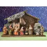 Kerstset : stal (30 x 11.5 x 17 cm) met 11 figuren 7 cm