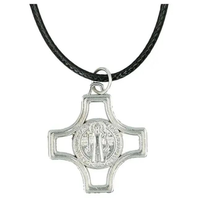 Lacet 50 cm + croix ajourée argentée St Benoît